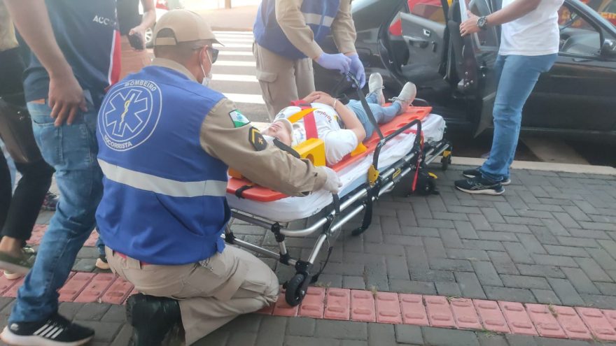 Passageira de carro de aplicativo fica ferida em acidente no Centro