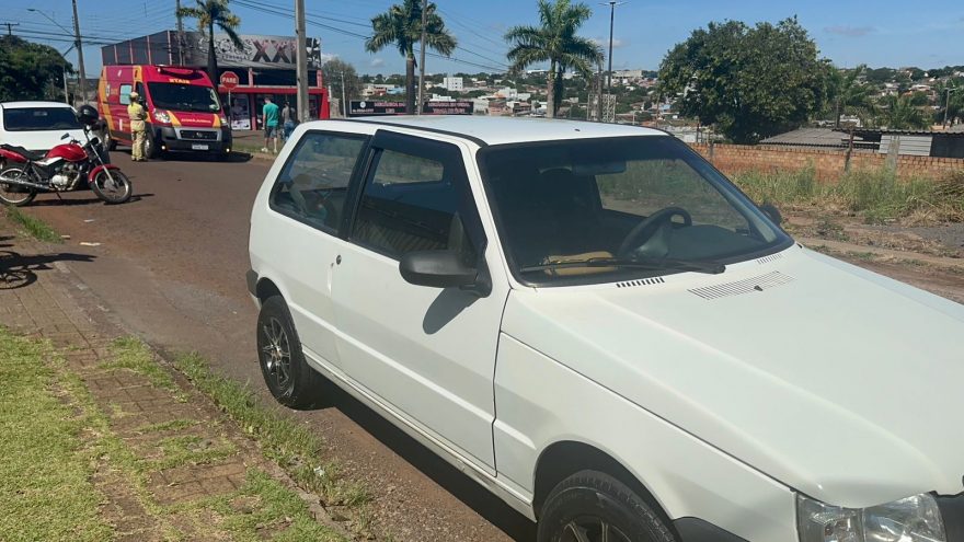 Motociclista fica ferido ao desviar de carro e sofrer queda no Coqueiral