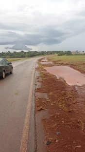 Motociclista fica ferido em acidente na PR-180 em Juvinópolis