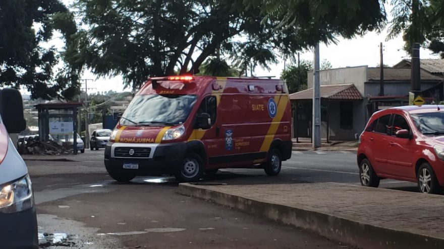 Ciclista fica ferida após ser atingida por motocicleta na Av. Piquiri