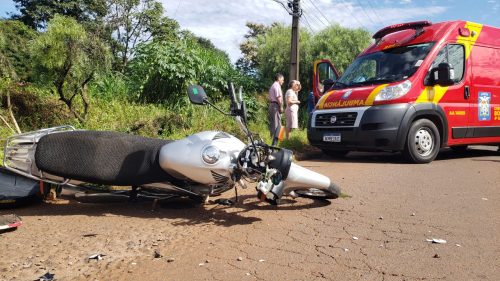 Motociclista fica em estado grave após colisão na Rua Clodoaldo Ursulano