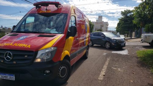 Mulher fica ferida em acidente de trânsito na Rua Souza Naves