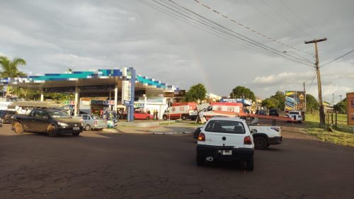 Homem em surto invade posto de combustíveis e mobiliza equipes do Samu