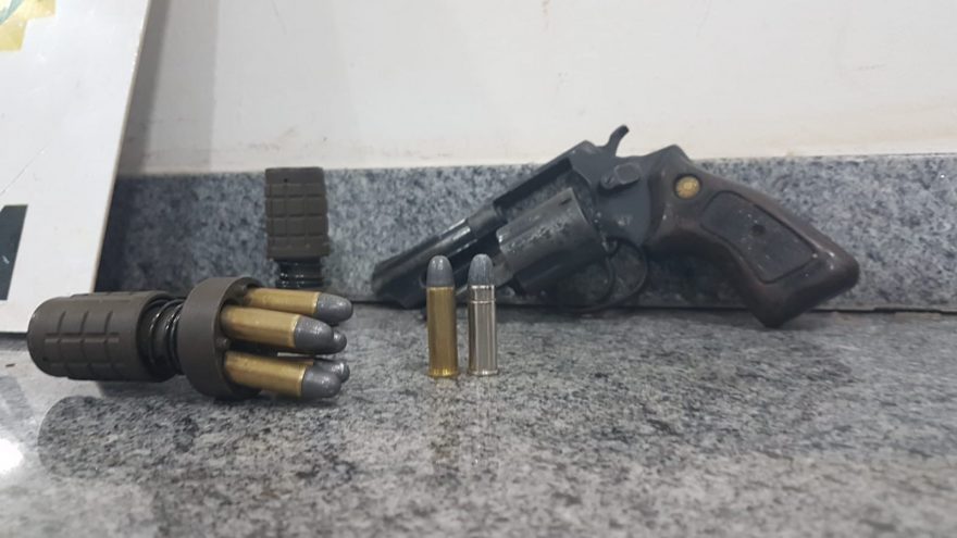 Homem armado e com carregadores rápidos para revólver é detido pela Gotran e levado à 15ª SDP