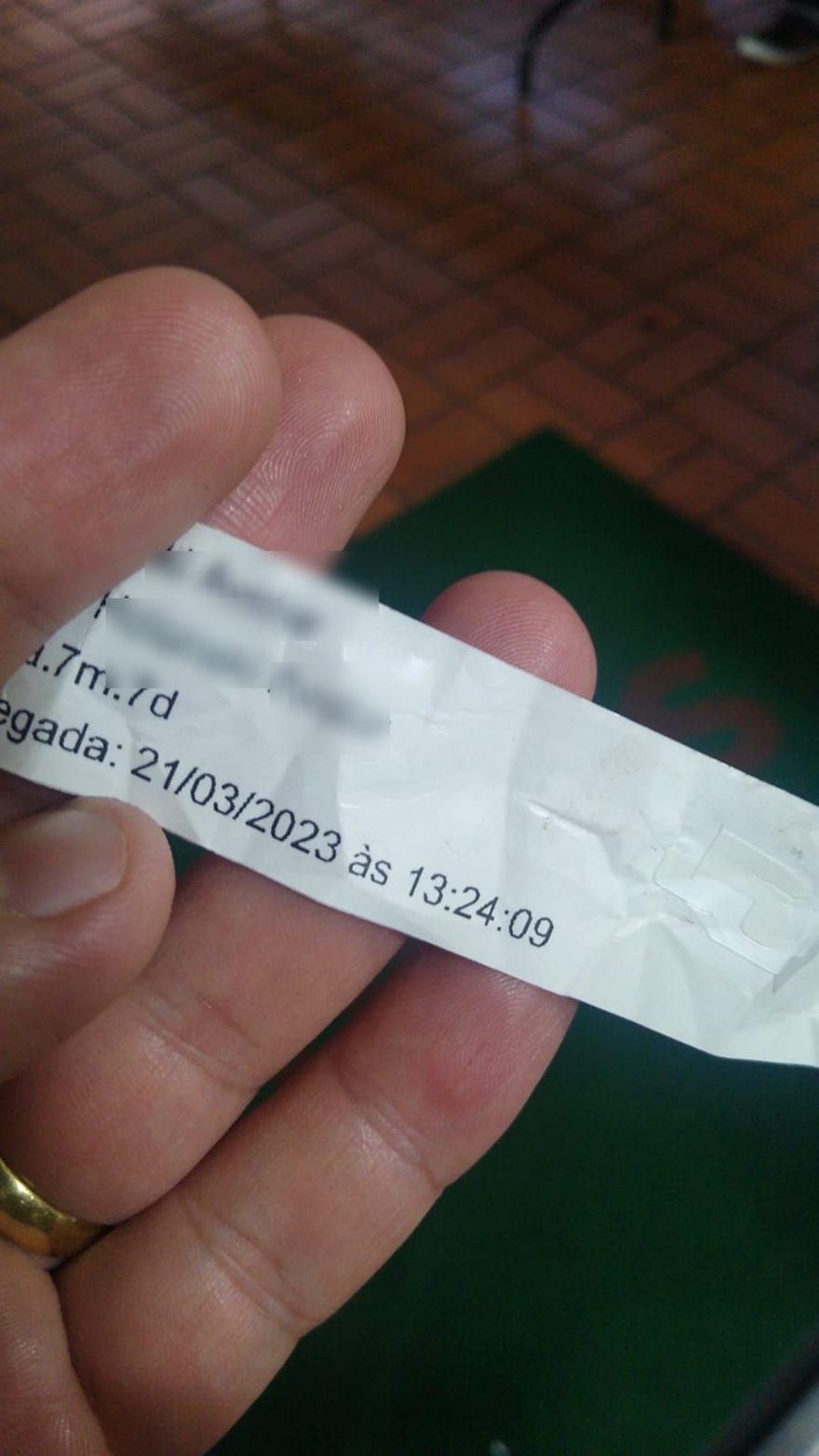 Pacientes aguardam por oito horas para serem atendidos na UPA Tancredo