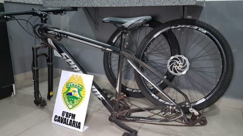 Cavalaria prende suspeito e recupera bike furtada em garagem de prédio no Alto Alegre