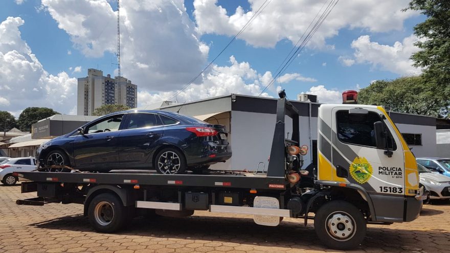 Ford Focus é recuperado pela PM