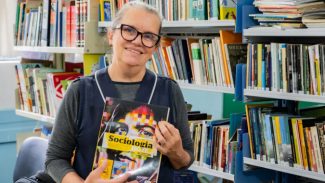 Professora da rede usa paixão pelo censo para ensinar cidadania aos alunos de bairro de Curitiba