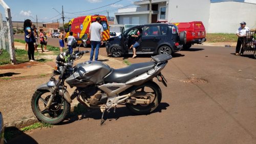 Citroën Aircross e moto se envolvem em batida no Cascavel Velho e motociclista fica ferido