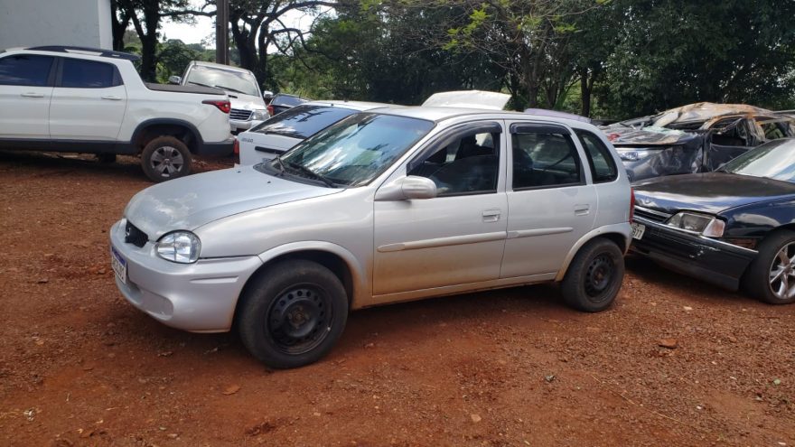 Corsa com registro de furto é recuperado pela Polícia Militar