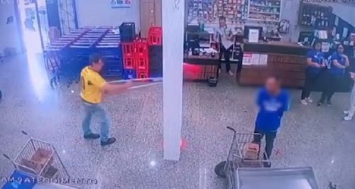 Câmera registra homem quebrando objetos em supermercado no Jardim Presidente