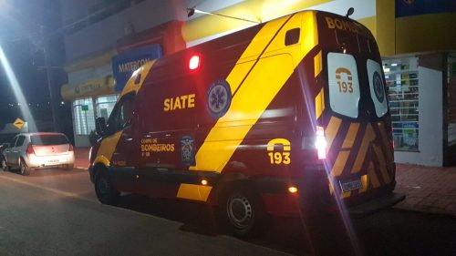 Homem cai de patinete e sofre ferimentos na face na Rua Souza Naves Sul