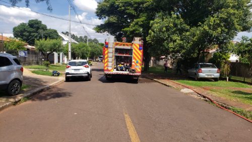 Panela de pressão esquecida no fogão causa incêndio