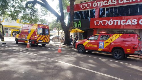 Mulher fica ferida após atropelamento na Rua Paraná