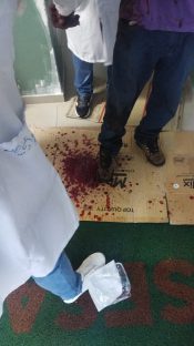 Homem invade casa de ex-esposa, se corta com vidro e acaba detido