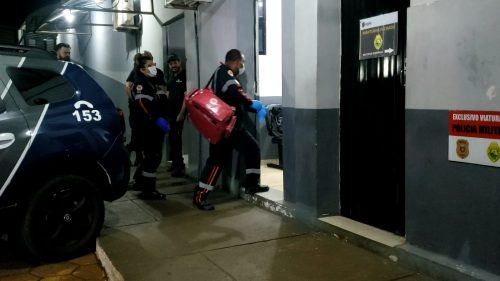 Homem agredido em briga de cunhados é socorrido pelo Samu na Delegacia