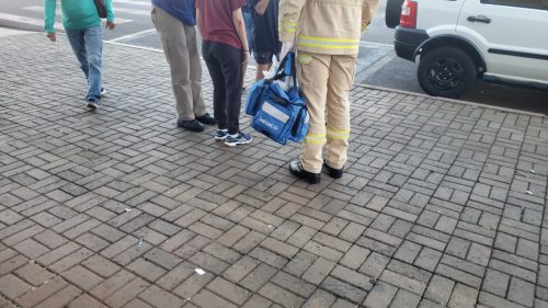 Adolescentes são atropelados na Rua Xavantes, no Santa Cruz