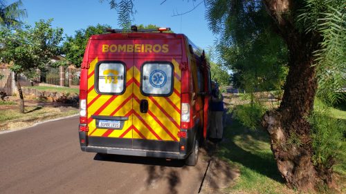 Motociclista fica ferido após sofrer queda de moto no Jardim Clarito