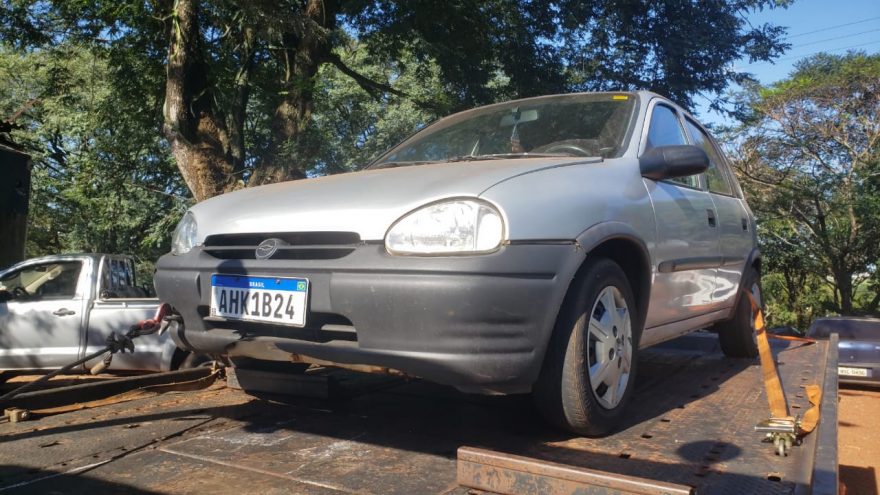 Corsa com alerta de furto é recuperado pela PM