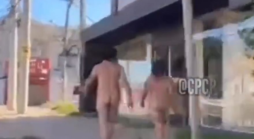 Vídeo: Casal ‘passeia’ pelado e vandaliza salão de beleza