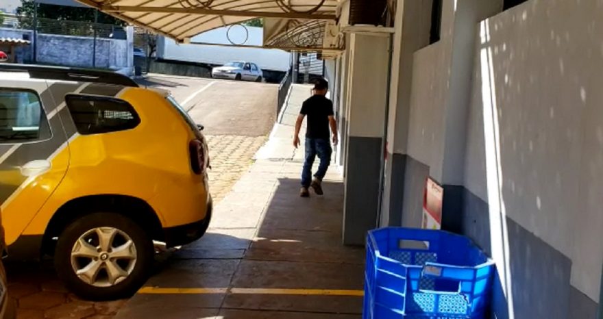 Homem é detido por desacordo comercial