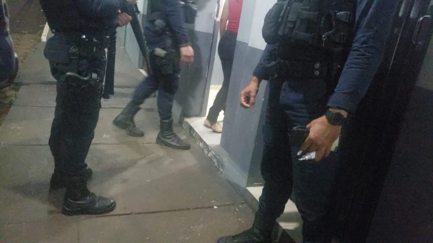 Mulher procurada por lesão corporal e violência doméstica é levada para a 15ª SDP