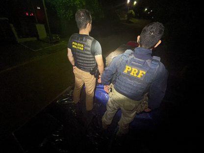 PRF apreende R$ 2 milhões em cigarros e 1.120 quilos de agrotóxicos em Corbélia