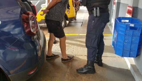 Homem é preso após agredir a esposa no bairro Santa Cruz