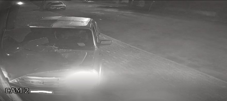 Vídeo mostra momento que caminhonete atinge fachada de comércio no Country