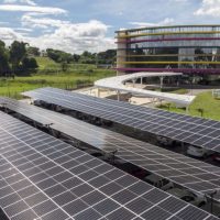 Programa da Copel incentiva geração fotovoltaica em espaços públicos e privados