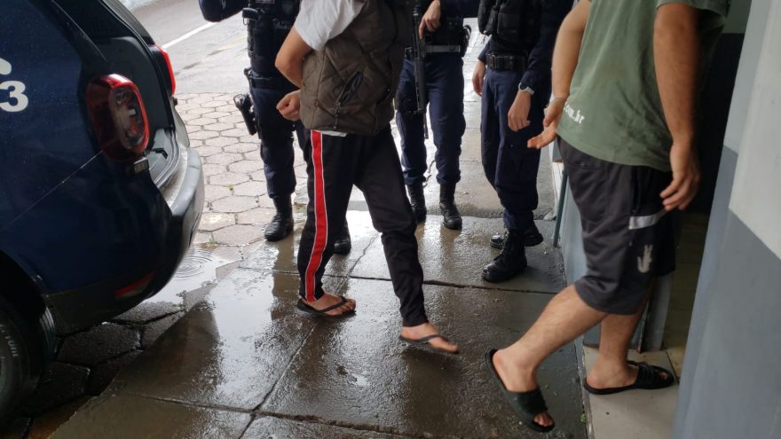 Jovens são detidos em Cascavel com Celta furtado em Pinhais, no ano de 2015