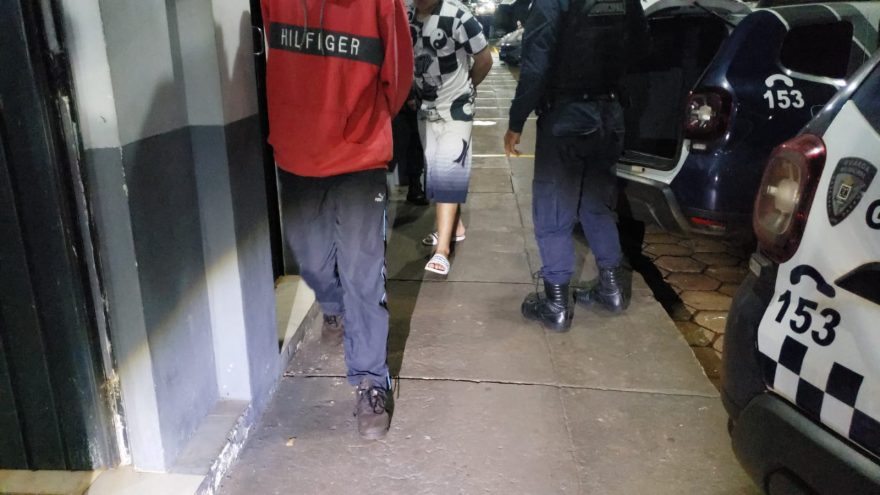 Dois adolescentes são apreendidos por posse de maconha no Riviera