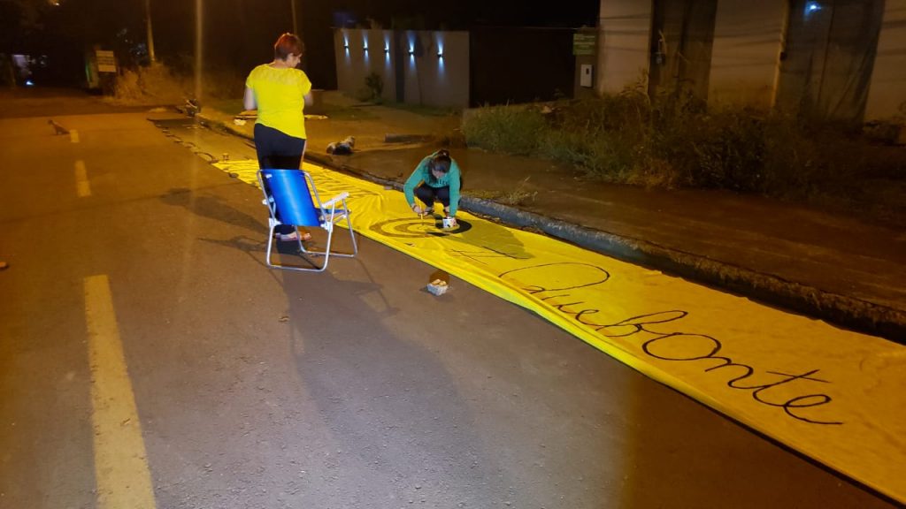 Torcida do FC Cascavel se prepara para a final do Paranaense