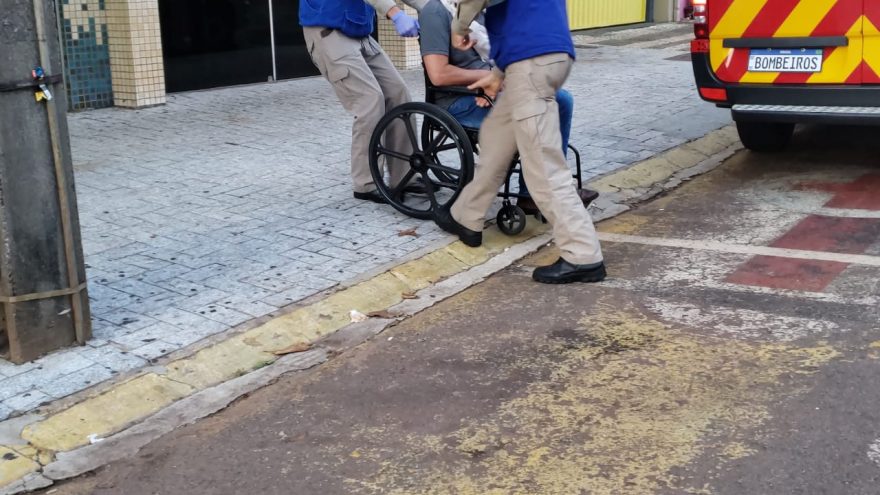Condutor tem suspeita de fratura na clavícula após acidente de moto na BR-467 em Cascavel