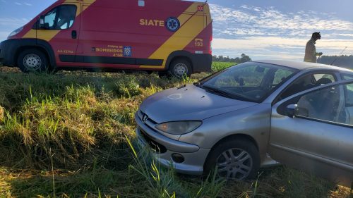 Jovem fica ferido após sair da pista na rodovia BR-467, em Cascavel