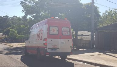 Imagem referente a Mãe encontra filho caído no sofá e pede apoio do Samu