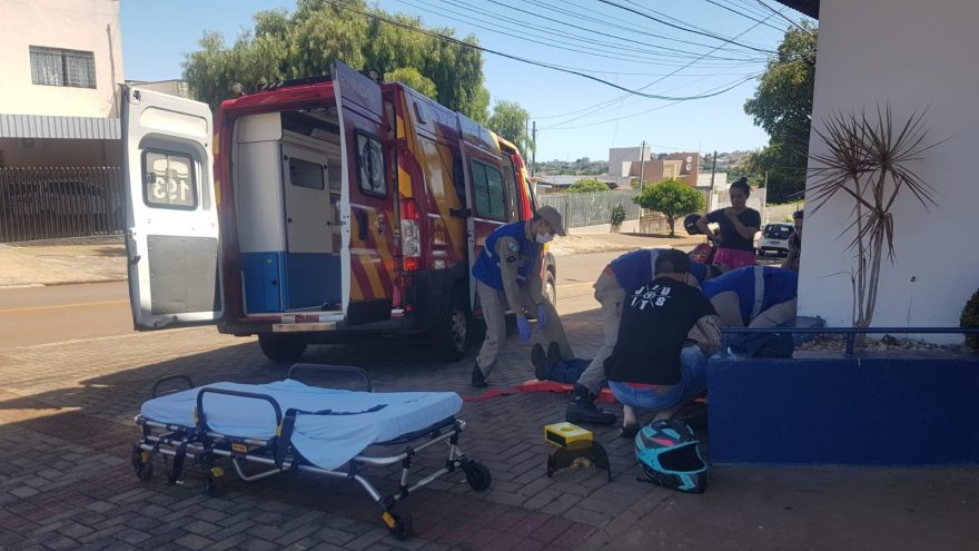Motociclista sofre fraturas após colisão entre CG e HB20 no Parque São Paulo