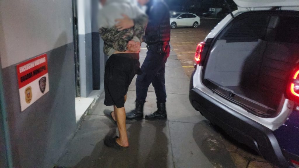 Homem com mandado judicial em aberto é preso no bairro Interlagos