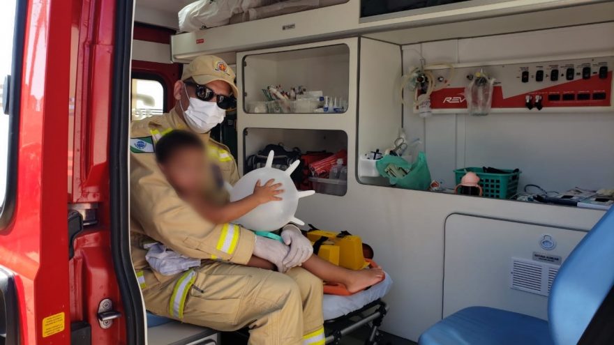 Criança fica ferida após queda de porta de guarda-roupas no Interlagos