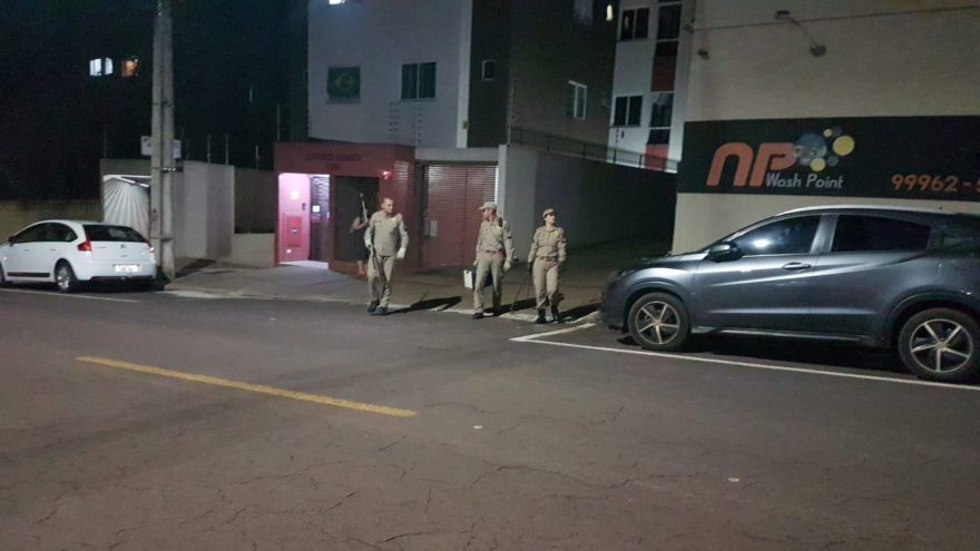 Bombeiros capturam ouriço na Rua Marechal Floriano