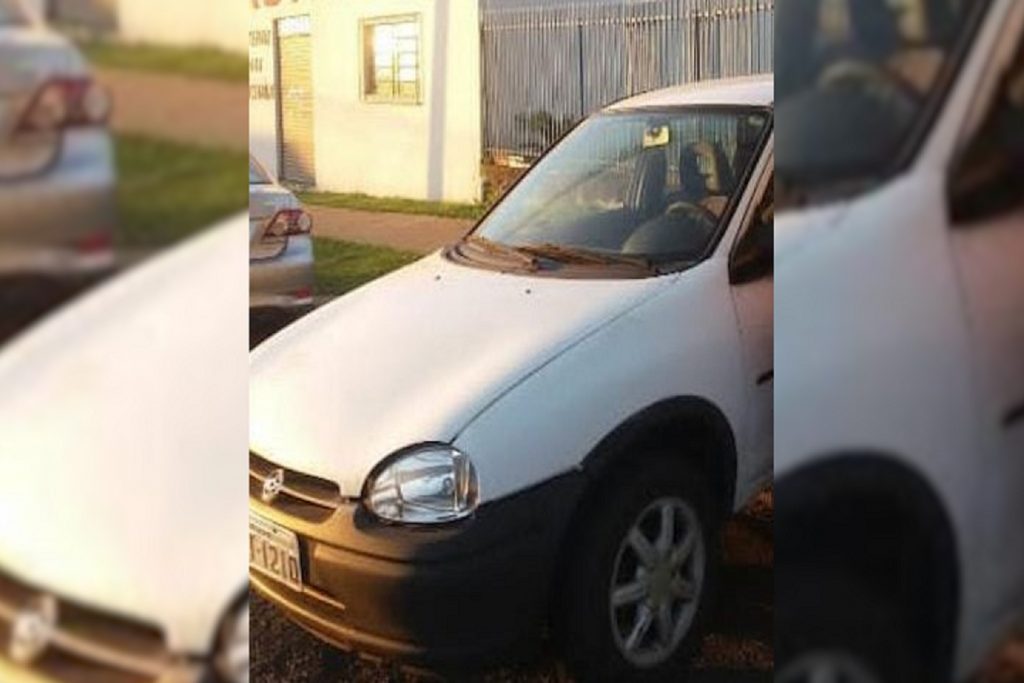 Corsa placa ALT 1210 foi furtado na Av. Tancredo Neves