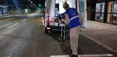 Idoso acorda de madrugada para ir ao banheiro, sofre queda em casa e precisa ser socorrido