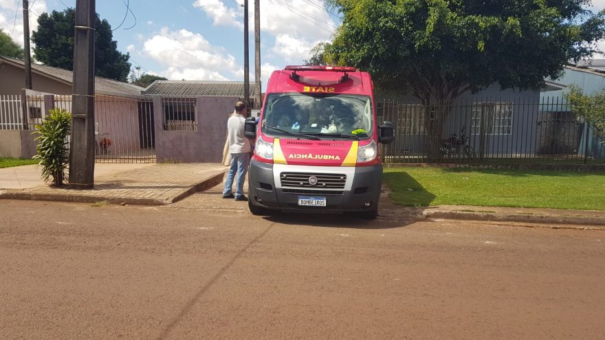 Portão cai em cima de criança no Bairro Cascavel Velho