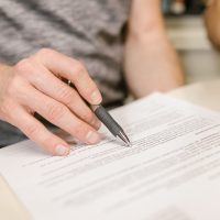 Imagem referente a Mascor Imóveis é condenada por cobrança abusiva em contrato de venda de lote no Nova Veneza