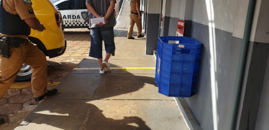 Polícia Militar dá cumprimento a mandado de prisão