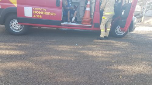 Idoso é atendido pelo Siate após ser atingido por carrinho de papelão