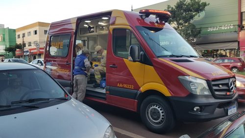Motociclista fica ferido em acidente na Avenida Carlos Gomes
