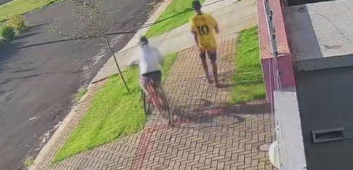 Imagens flagram furto de bicicleta no Pioneiros Catarinenses