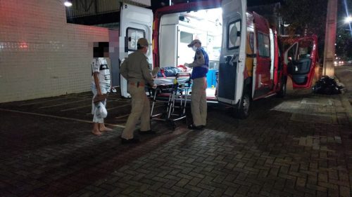 Adolescente é agredido na Rua Carlos Gomes no Centro de Cascavel