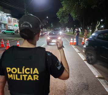 PM realiza Operação Bloqueio de Trânsito na Avenida Brasil